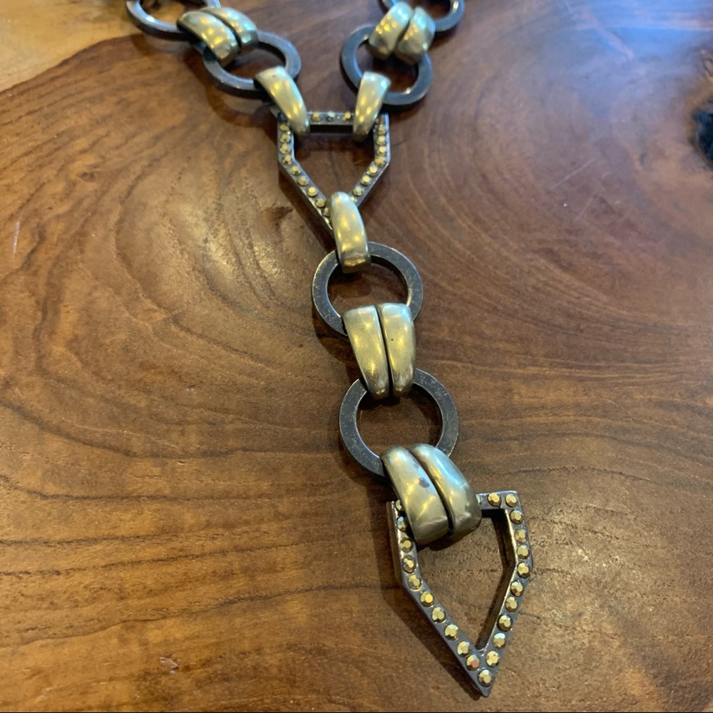 Fallon striking necklace with Swarovski accents - Picture 2 of 7